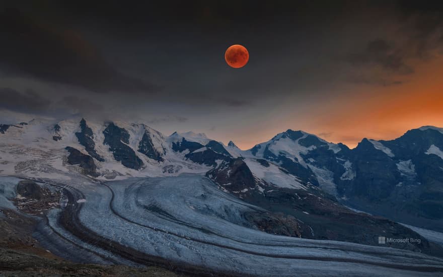 Blood moon, Bernina Range, Eastern Alps, Engadin, Switzerland