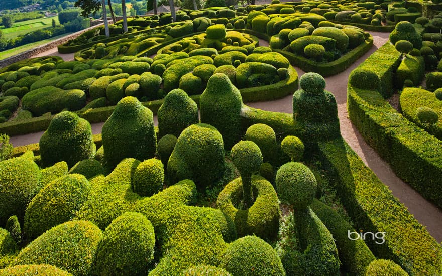 Sculpted boxwoods at the Château de Marqueyssac in Vézac, France